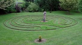 Mehr über den Artikel erfahren EINLADUNG zur Nacht der Lichter im Labyrinth