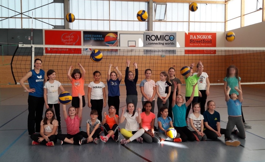 Mehr über den Artikel erfahren Volleyball-Training mit Publikum