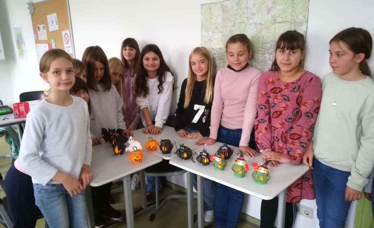Mehr über den Artikel erfahren Halloween in der Klasse 5b