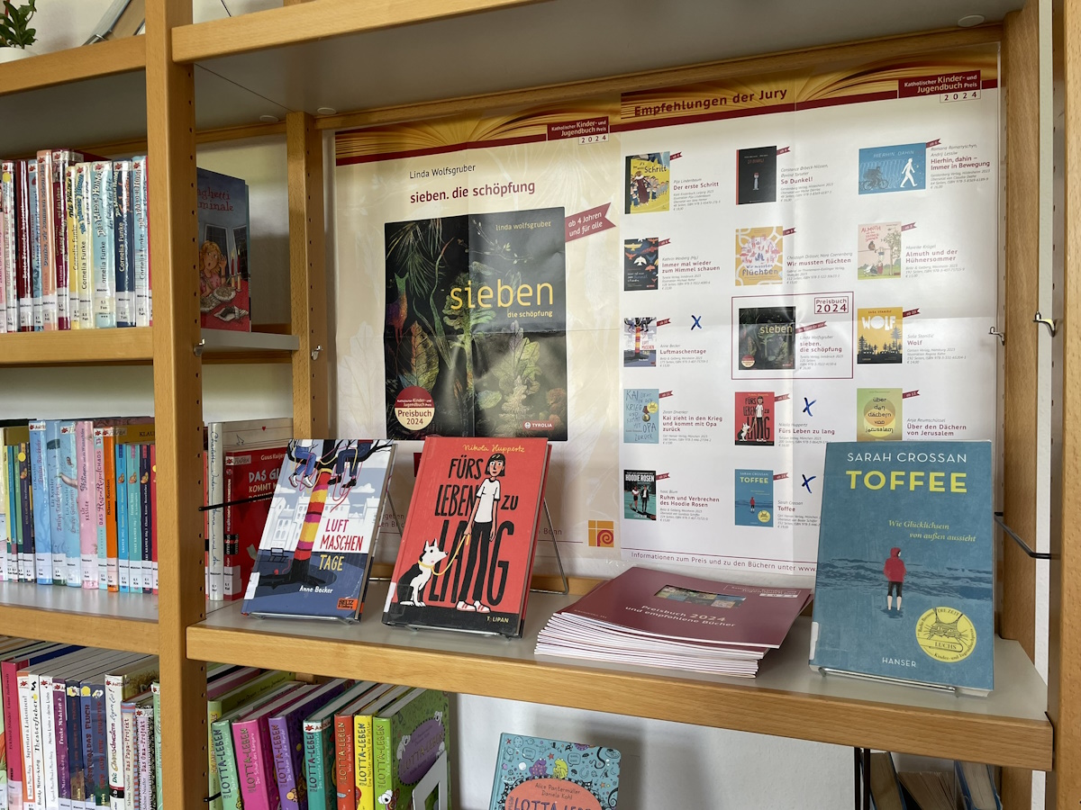Mehr über den Artikel erfahren Neue prämierte Bücher in unserer Schulbibliothek